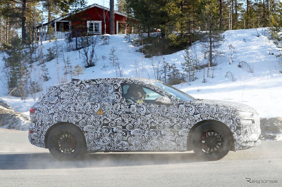 アウディ RS Q6 e-tron プロトタイプ(スクープ写真)《APOLLO NEWS SERVICE》