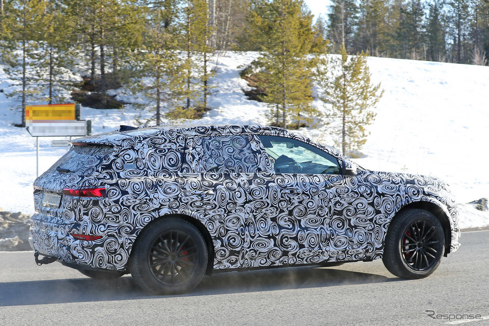アウディ RS Q6 e-tron プロトタイプ(スクープ写真)《APOLLO NEWS SERVICE》