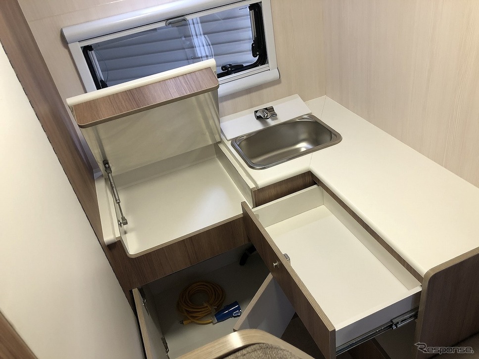 Puppy480(キャンパー厚木)《写真提供 キャンピングカー株式会社》