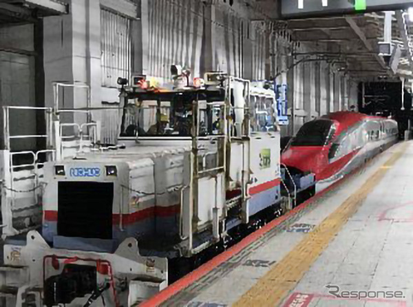 仙台駅へ回送された脱線したE6系。《写真提供 東日本旅客鉄道》