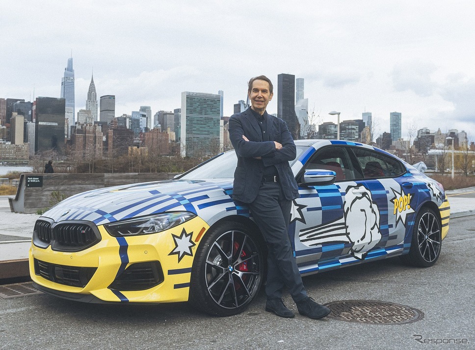 BMW「THE 8 X JEFF KOONS」とアーティストのジェフ・クーンズ氏《photo by BMW》