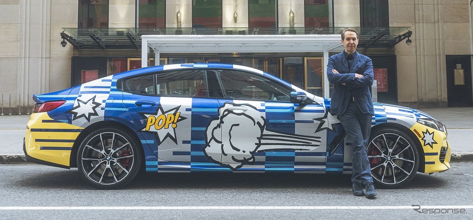 BMW「THE 8 X JEFF KOONS」とアーティストのジェフ・クーンズ氏《photo by BMW》