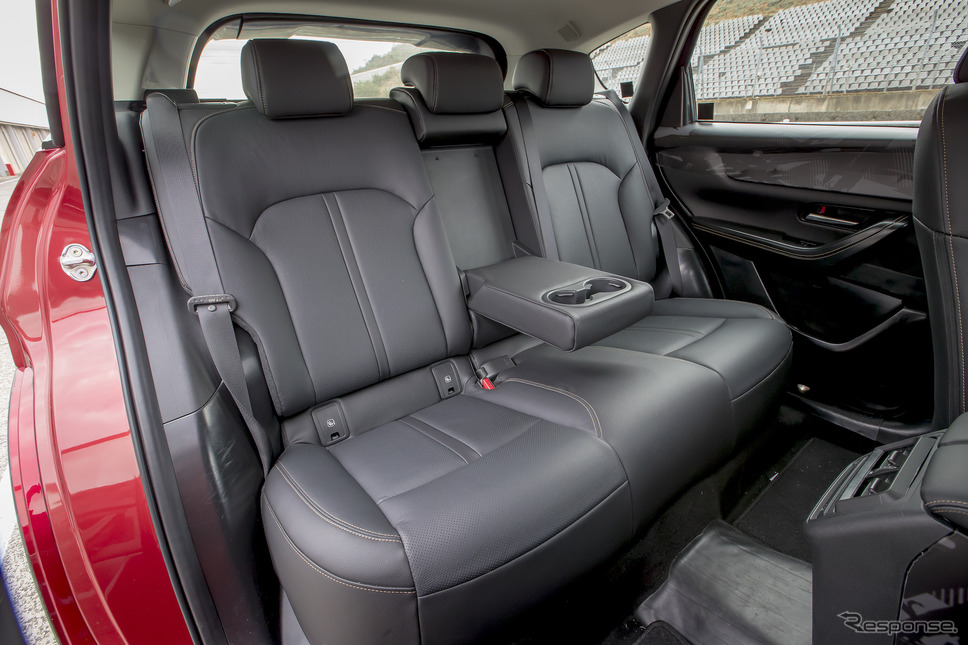 マツダ CX-60 e-SKYACTIV PHEV(欧州仕様プロトタイプ)《写真提供 マツダ》