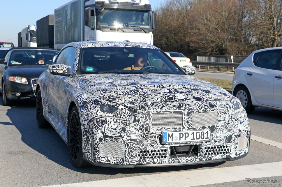 「Mパフォーマンスパッケージ」装着車と思われるBMW M2クーペ 新型プロトタイプ(スクープ写真)《APOLLO NEWS SERVICE》