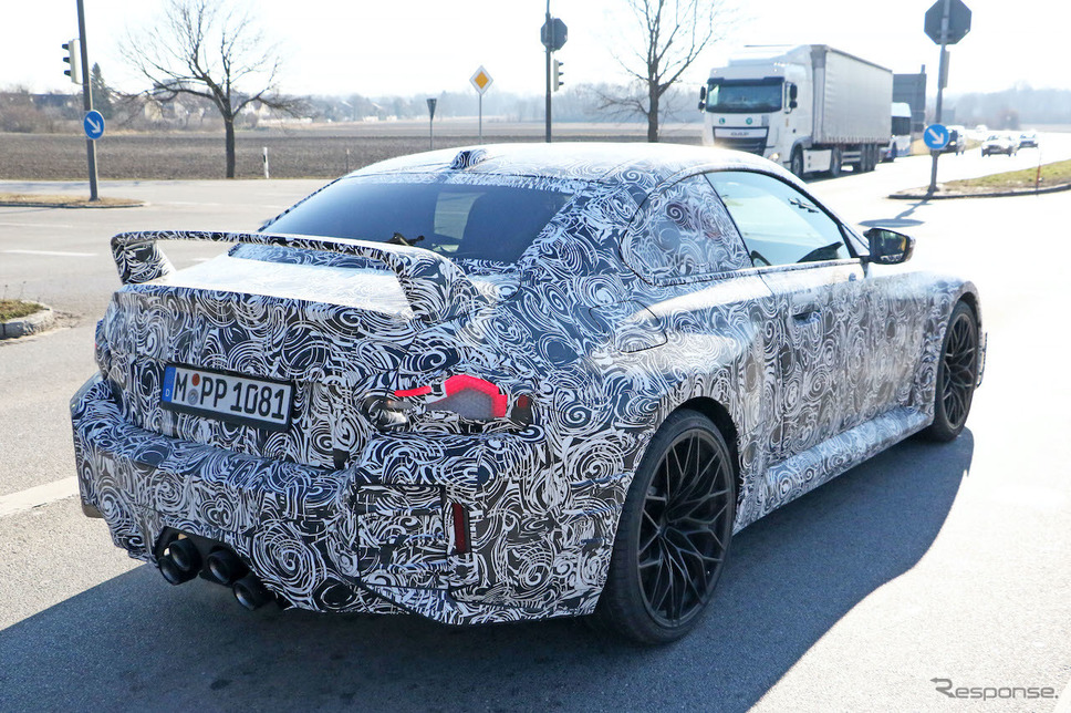 「Mパフォーマンスパッケージ」装着車と思われるBMW M2クーペ 新型プロトタイプ(スクープ写真)《APOLLO NEWS SERVICE》