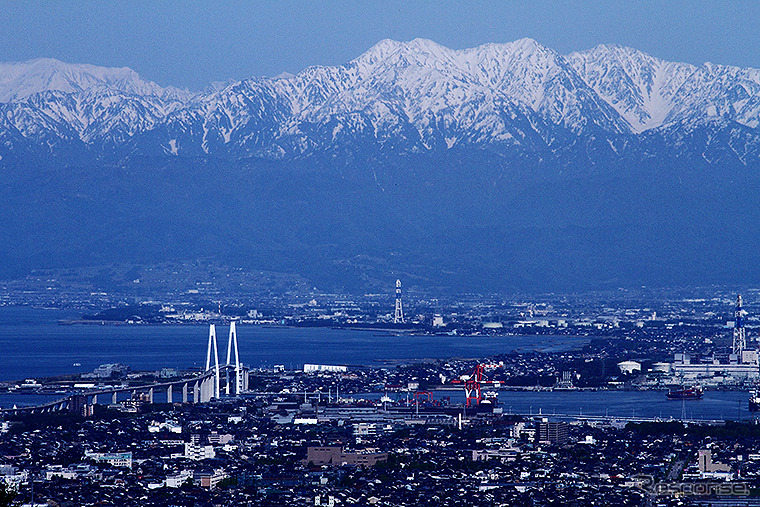 立山連峰を望む富山県エリアのイメージ《画像提供 PIXTA》