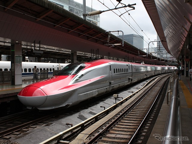 4月14日からは秋田新幹線の東京直通も再開されることになり、E6系がおよそ1か月ぶりに東京駅に姿を見せることに。《写真撮影 草町義和》