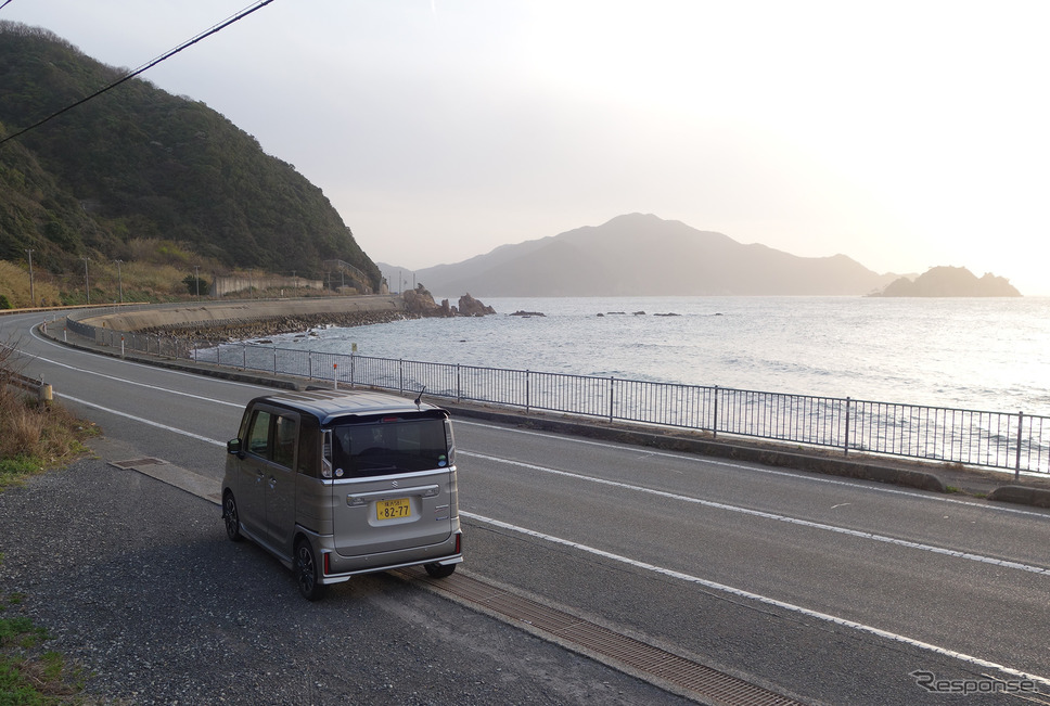 ソリオと比べると落ちるが、ロングドライブにも結構耐えるという印象だった。《写真撮影 井元康一郎》