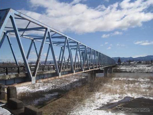 伊達橋（国道399号）、橋長：288.0m、架設年次：1967年《写真提供 国交省》