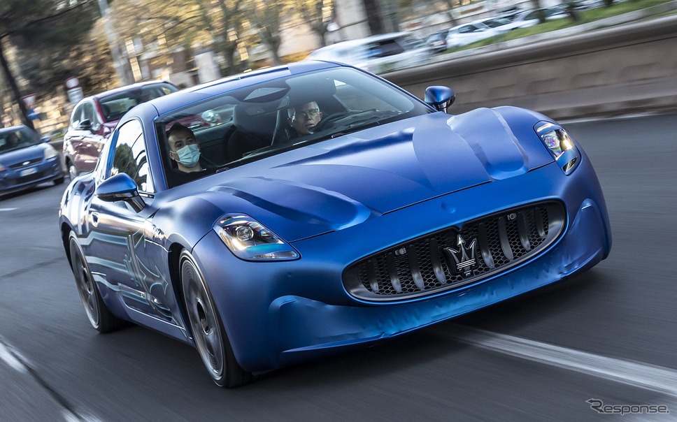マセラティ・グラントゥーリズモ 次期型のEVプロトタイプに試乗するステランティスのカルロス・タバレスCEO《photo by Maserati》