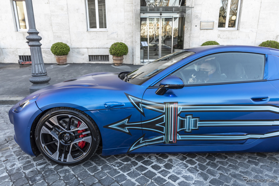 マセラティ・グラントゥーリズモ 次期型のEVプロトタイプに試乗するステランティスのカルロス・タバレスCEO《photo by Maserati》