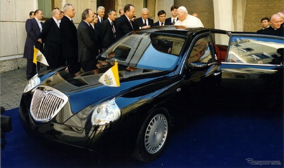 ランチア・テージス・ジュビレオ ローマ教皇専用車(1999年)《Michael Robinson Archive》