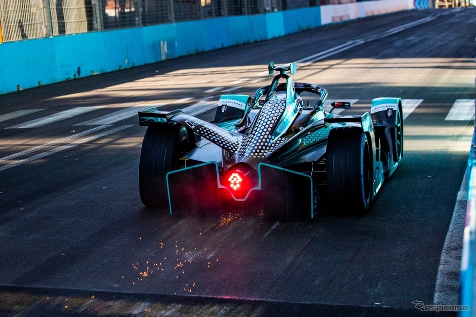 FEで勝つためには、減速時の回生も合わせた「電費」節約のテクニックが重要《photo by Formula E》