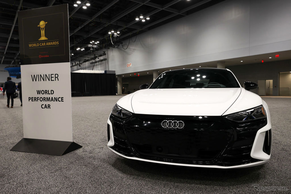 アウディ e-tron GT(ニューヨークモーターショー2022)《Photo by Tayfun Coskun/Anadolu Agency via Getty Images/ゲッティイメージズ》