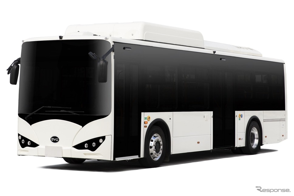大型電気バス、BYD K8:車長10.5m、航続約220km《写真提供 BYDジャパン / みずほリース》