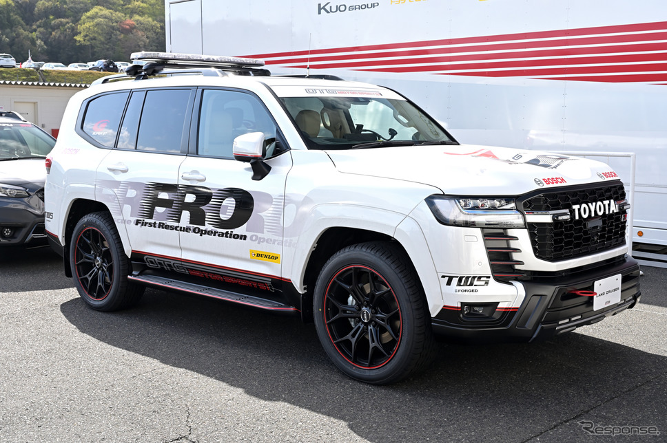 FRO ランドクルーザーGRスポーツ《写真撮影 雪岡直樹》