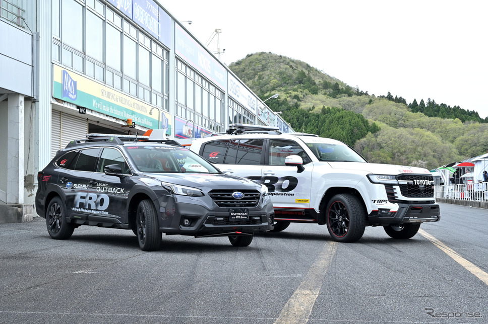 FRO レガシィアウトバックとランドクルーザーGRスポーツ《写真撮影 雪岡直樹》