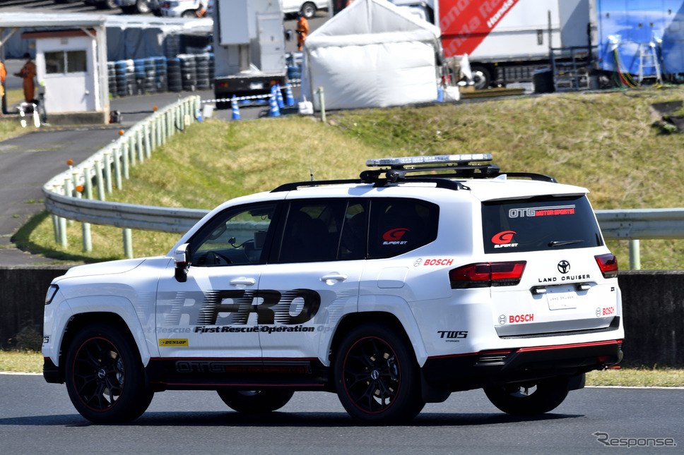 FRO ランドクルーザーGRスポーツ《写真撮影 雪岡直樹》