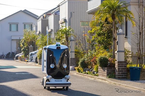 パナソニックの小型低速ロボット《画像提供 パンソニックホールディングス》