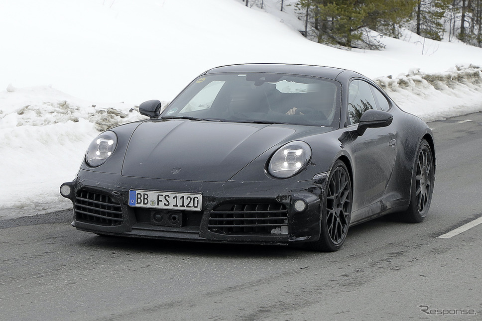 ポルシェ 911 クーペ&カブリオレ 改良新型プロトタイプ(スクープ写真)《APOLLO NEWS SERVICE》