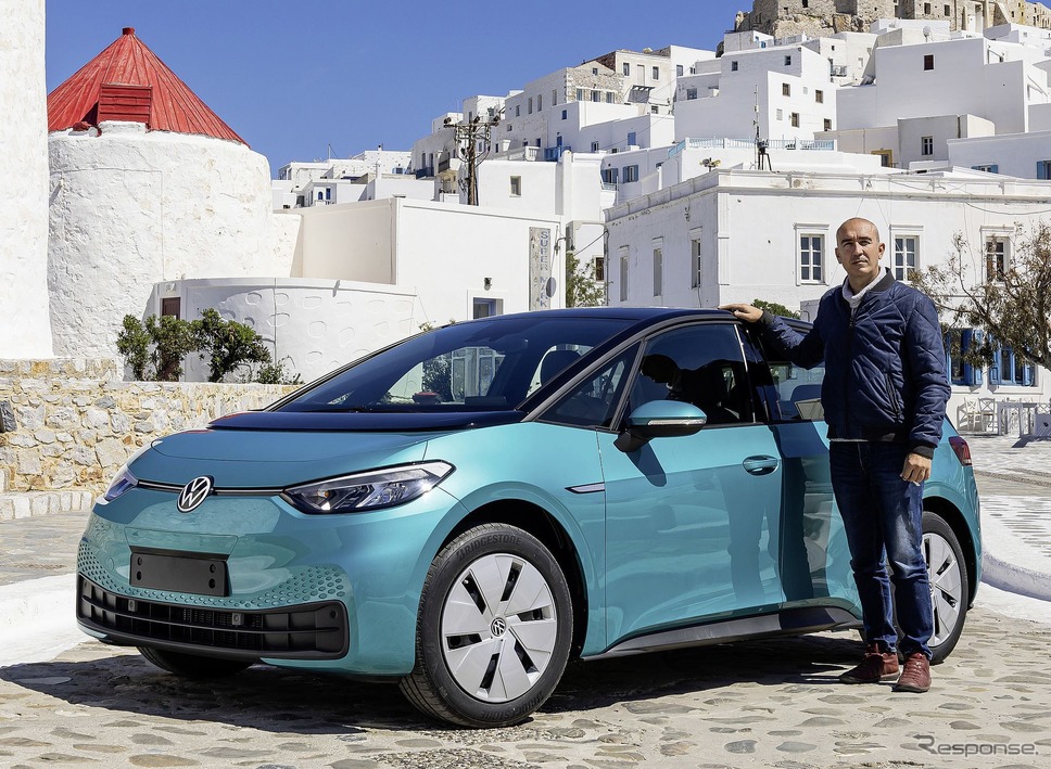 地中海アスティパレア島の島民に納車された最初のフォルクスワーゲン ID.3《photo by VW》