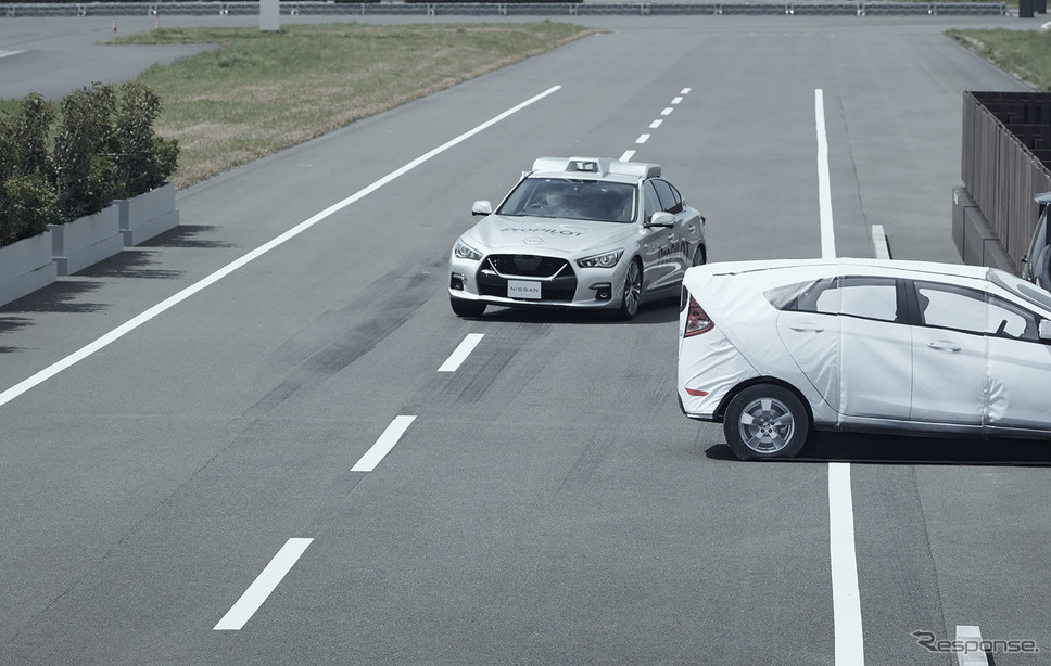 日産自動車が開発した緊急回避性能を飛躍的に向上させる運転支援技術「グラウンド・トゥルース・パーセプション」のデモ《写真提供 日産自動車》