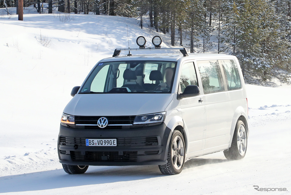 VW ID.Buzz ロングタイプの開発車両(スクープ写真)《APOLLO NEWS SERVICE》