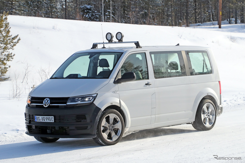 VW ID.Buzz ロングタイプの開発車両(スクープ写真)《APOLLO NEWS SERVICE》