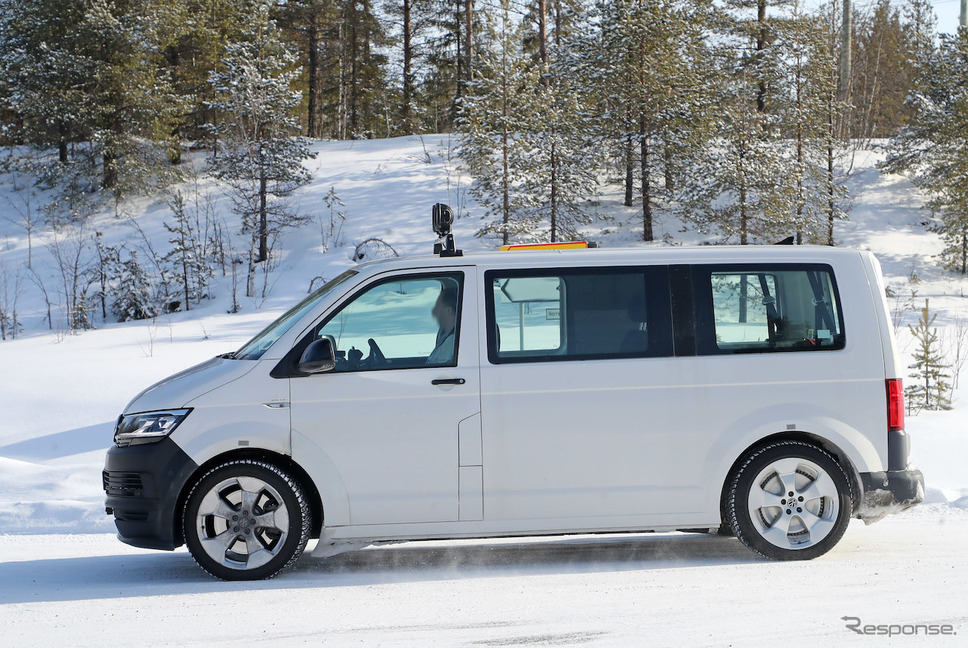 VW ID.Buzz ロングタイプの開発車両(スクープ写真)《APOLLO NEWS SERVICE》