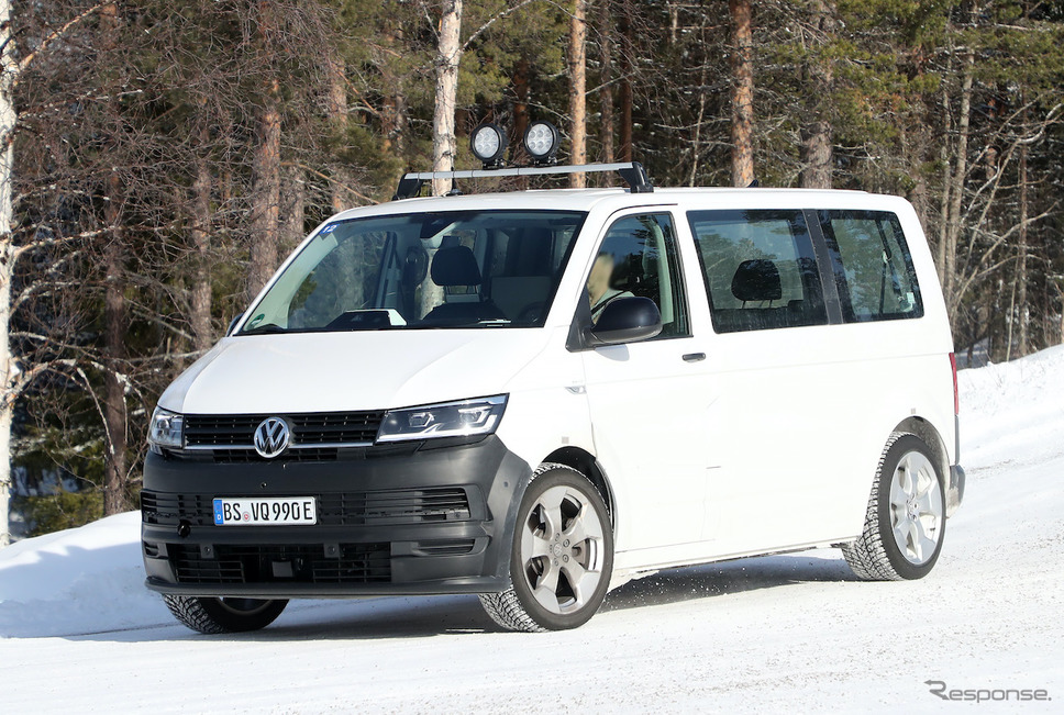 VW ID.Buzz ロングタイプの開発車両(スクープ写真)《APOLLO NEWS SERVICE》