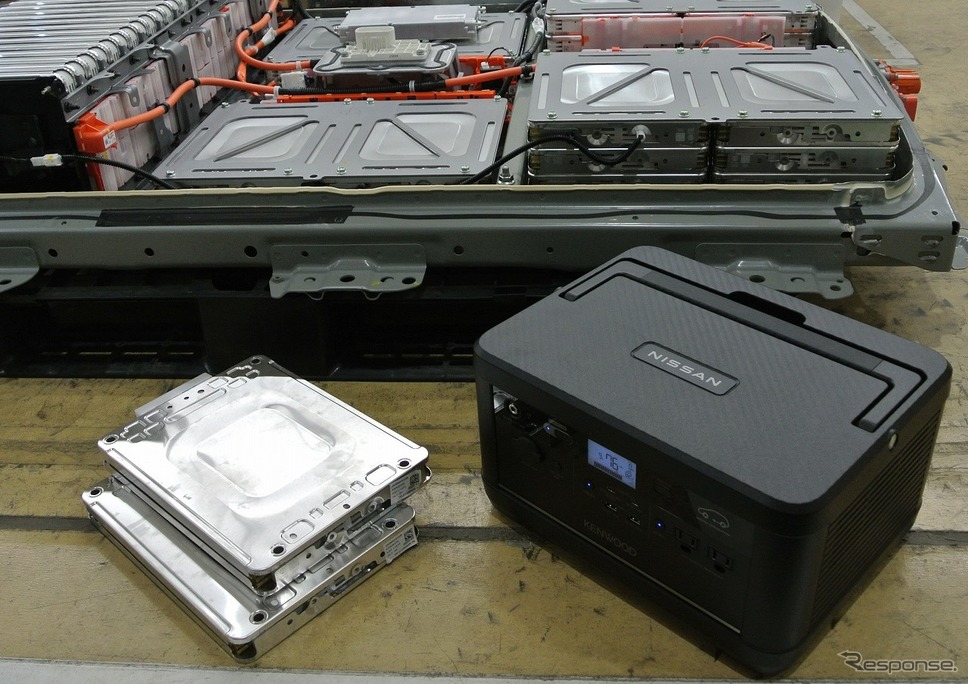 製品に使用される「日産リーフ」の再生バッテリーセル（左）と開発中の製品イメージ（右）《写真提供 日産自動車》