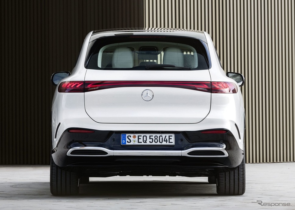 メルセデスベンツ EQS SUV の「AMGライン」《photo by Mercedes-Benz》