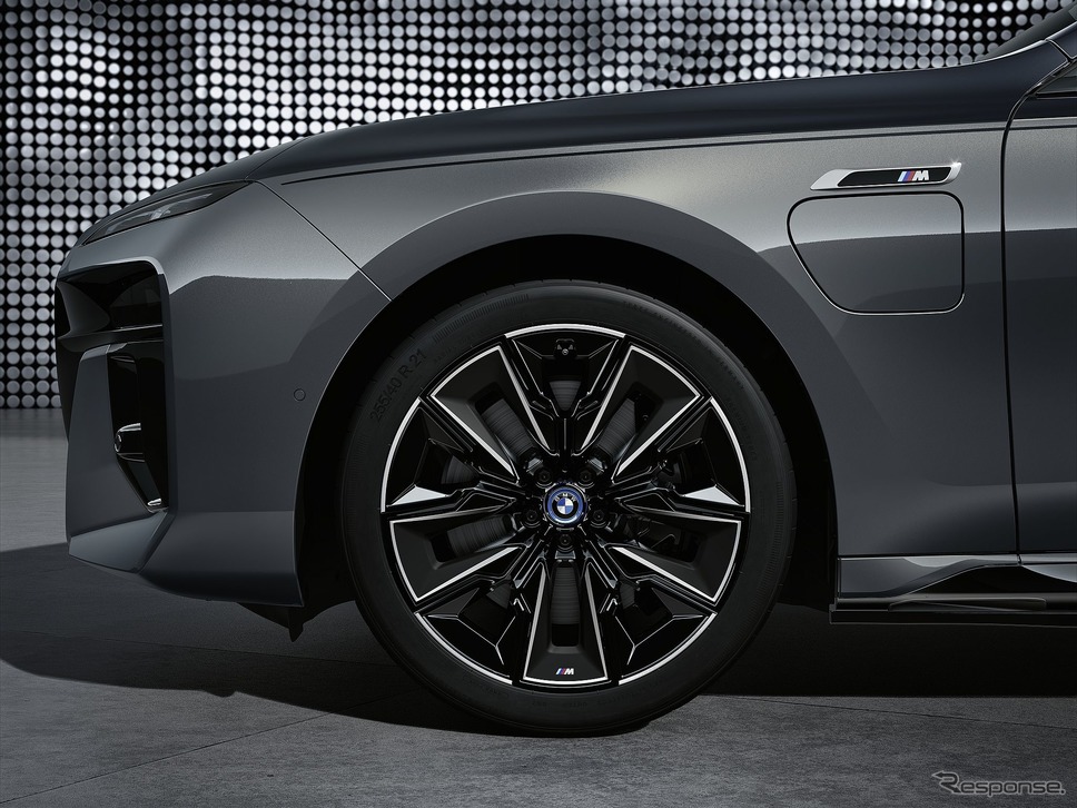BMW 7シリーズ 新型の「M760e xDrive」《photo by BMW》