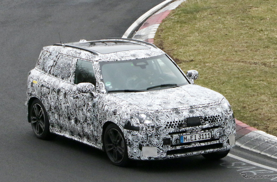 MINI クーパーS クロスオーバー 次期型プロトタイプ(スクープ写真)《APOLLO NEWS SERVICE》