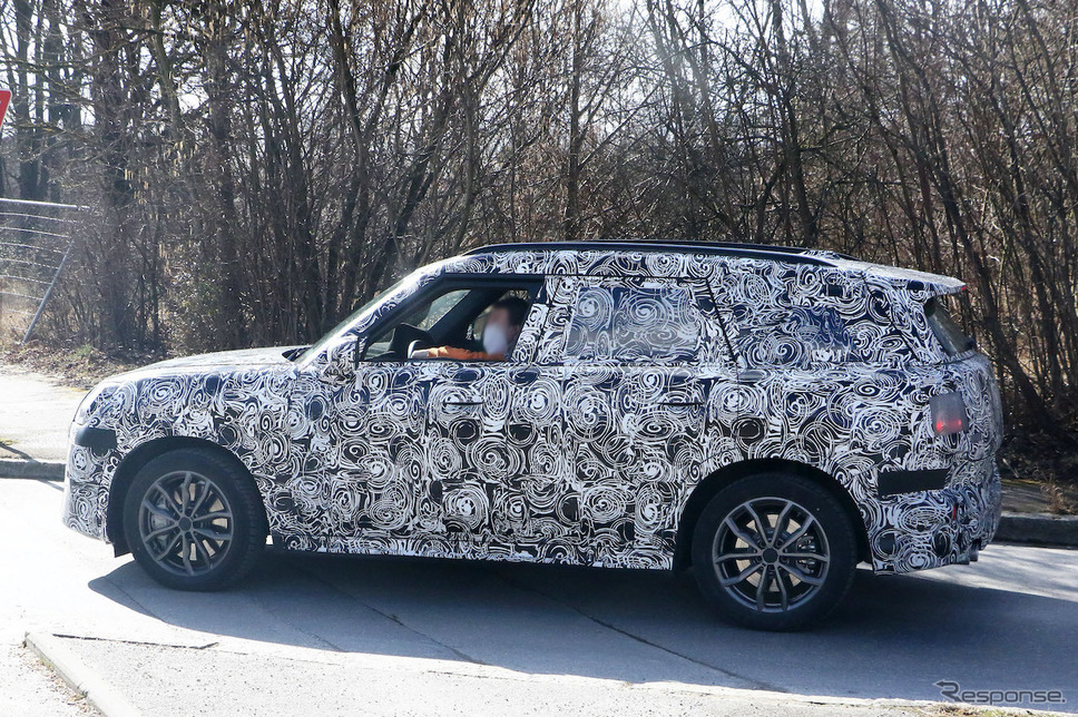 MINI クーパーS クロスオーバー 次期型プロトタイプ(スクープ写真)《APOLLO NEWS SERVICE》