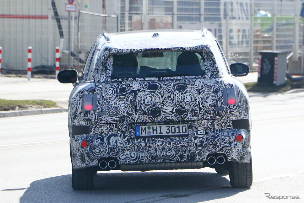 MINI クーパーS クロスオーバー 次期型プロトタイプ(スクープ写真)《APOLLO NEWS SERVICE》