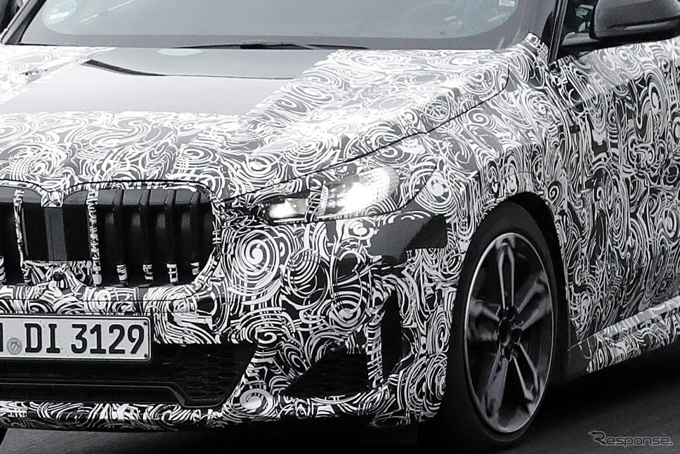 BMW X1 次期型プロトタイプ(スクープ写真)《APOLLO NEWS SERVICE》