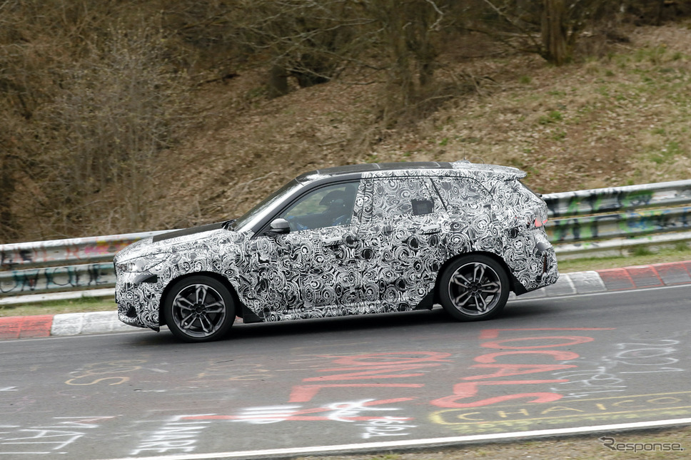 BMW X1 次期型プロトタイプ(スクープ写真)《APOLLO NEWS SERVICE》