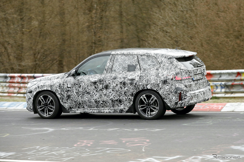 BMW X1 次期型プロトタイプ(スクープ写真)《APOLLO NEWS SERVICE》