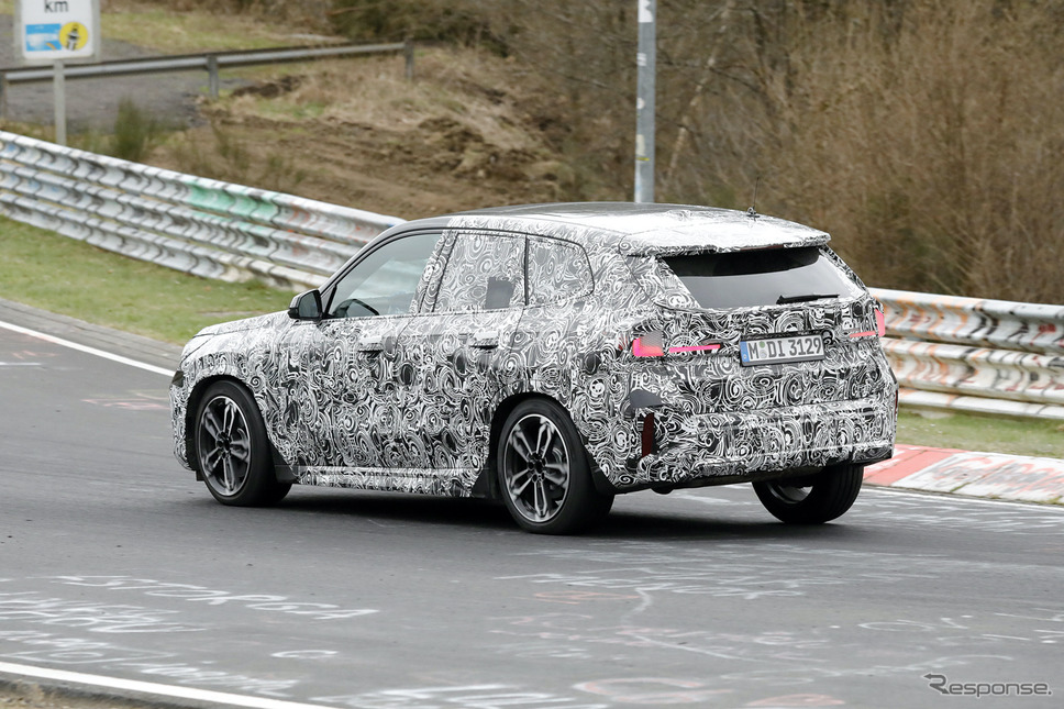 BMW X1 次期型プロトタイプ(スクープ写真)《APOLLO NEWS SERVICE》