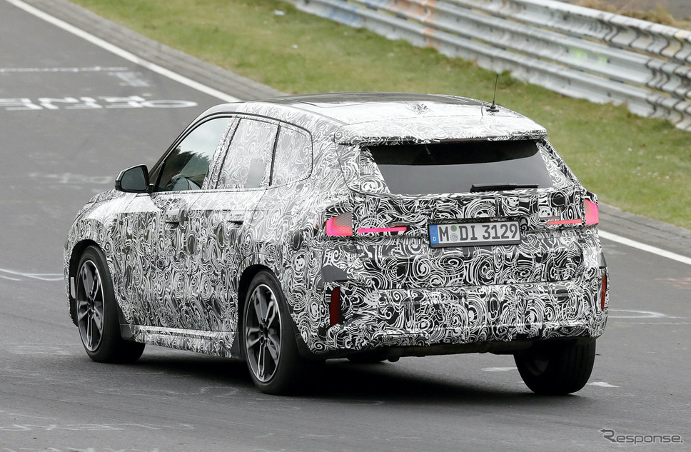 BMW X1 次期型プロトタイプ(スクープ写真)《APOLLO NEWS SERVICE》