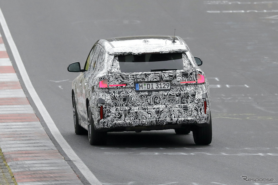 BMW X1 次期型プロトタイプ(スクープ写真)《APOLLO NEWS SERVICE》