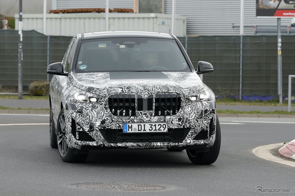 BMW X1 次期型プロトタイプ(スクープ写真)《APOLLO NEWS SERVICE》