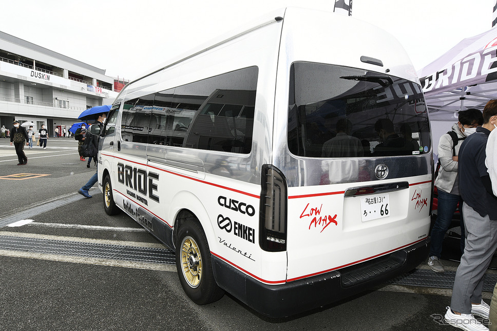 ブリッドデモカーのハイエース…モーターファンフェスタ2022写真撮影:友田 宏之