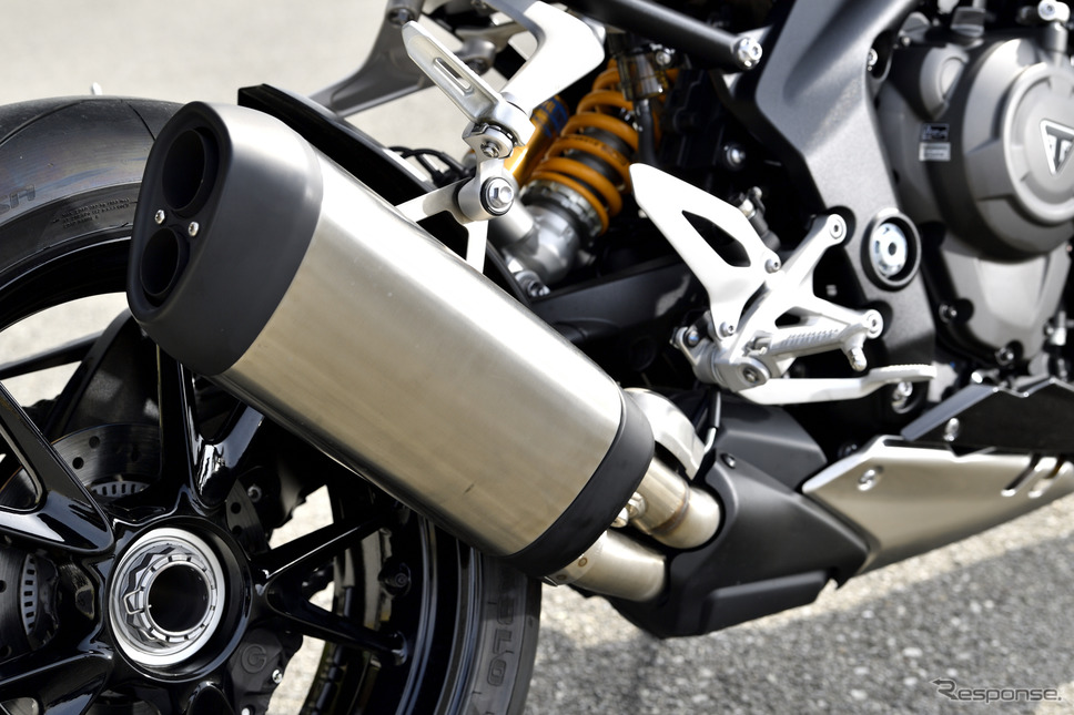 トライアンフ スピードトリプル1200RR《写真撮影 雪岡直樹》
