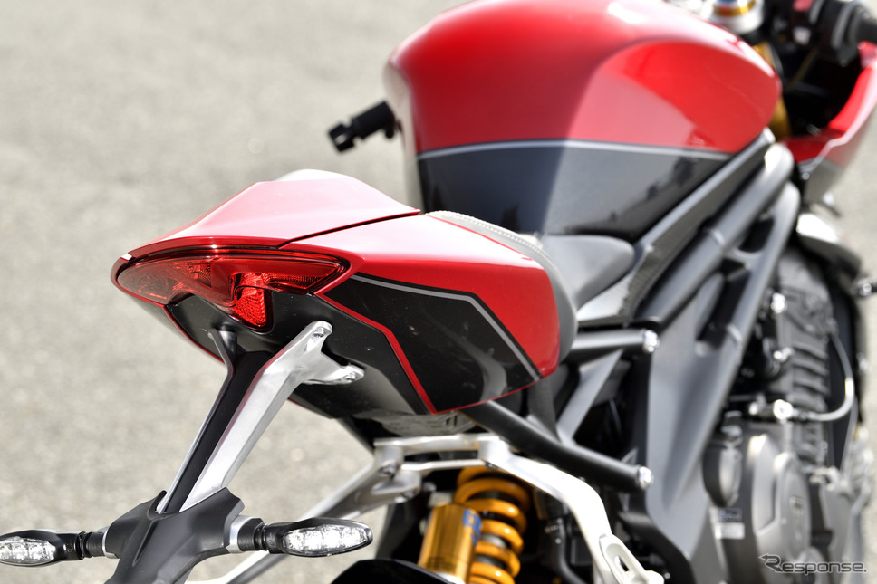 トライアンフ スピードトリプル1200RR《写真撮影 雪岡直樹》