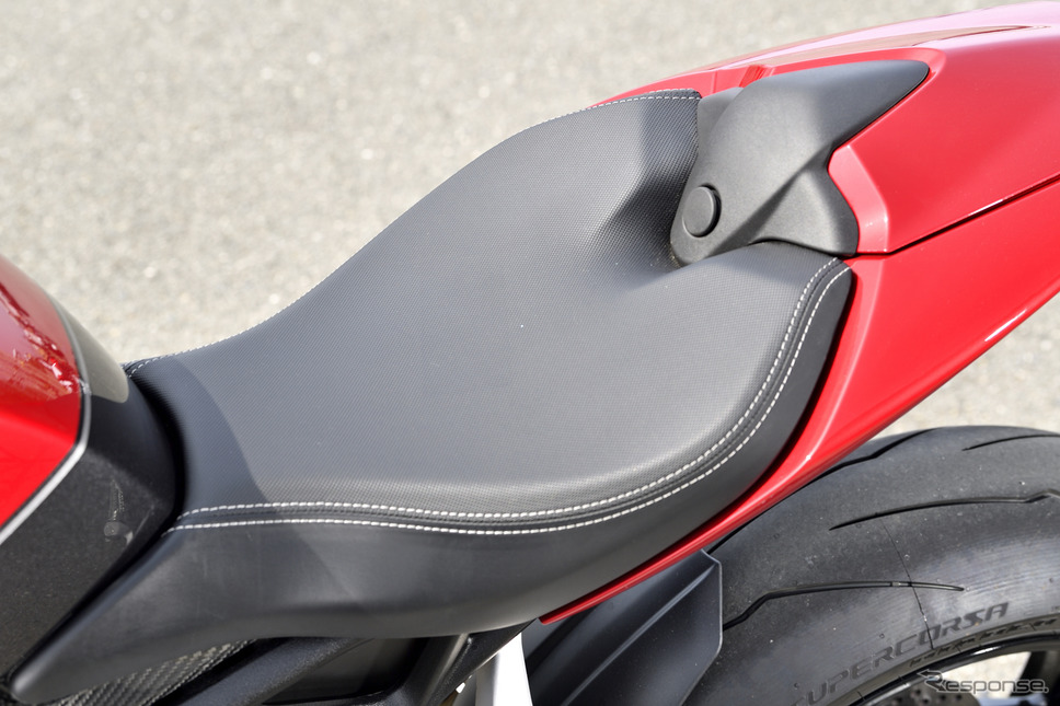 トライアンフ スピードトリプル1200RR《写真撮影 雪岡直樹》