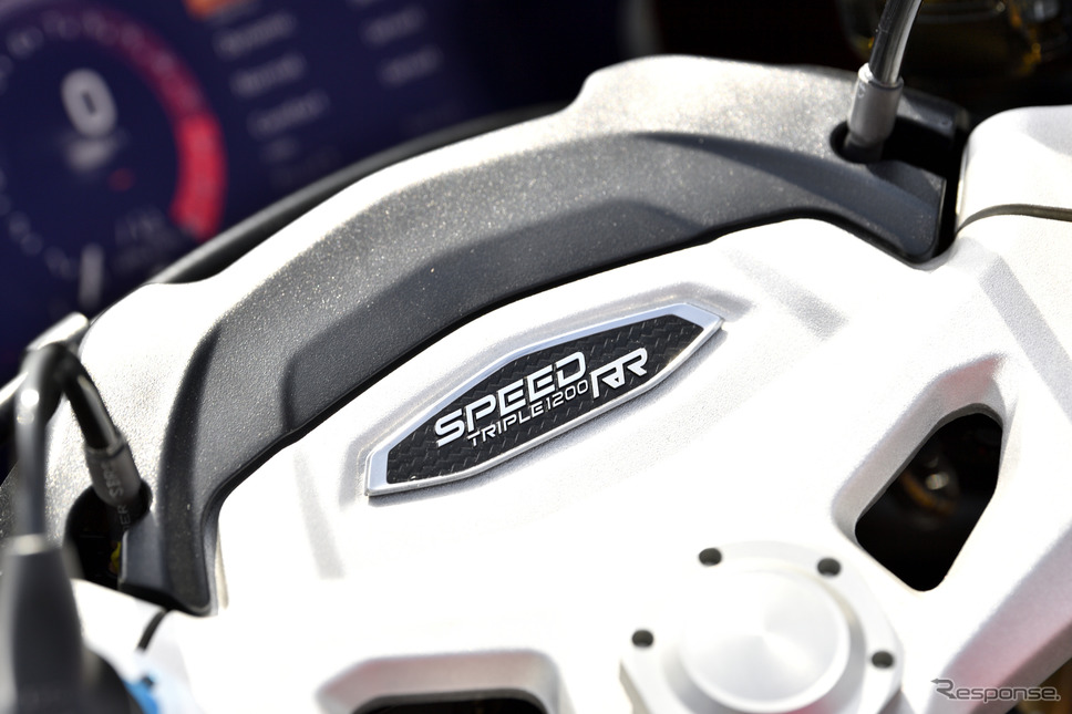 トライアンフ スピードトリプル1200RR《写真撮影 雪岡直樹》