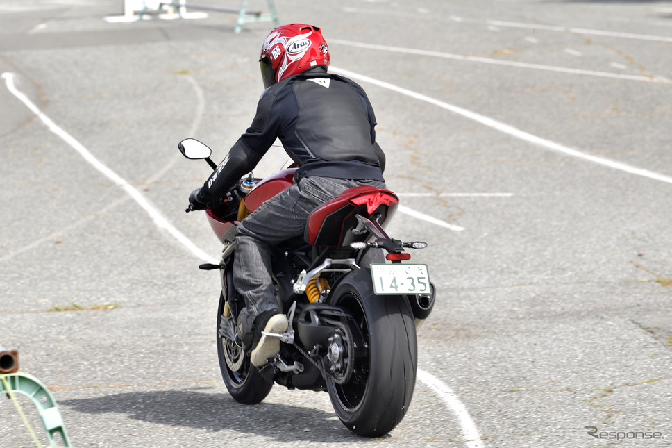トライアンフ スピードトリプル1200RR《写真撮影 雪岡直樹》