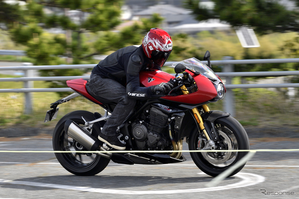 トライアンフ スピードトリプル1200RR《写真撮影 雪岡直樹》